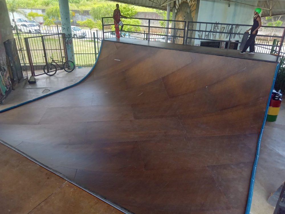 Parque Ana Brandão recebe doação de pista de skate