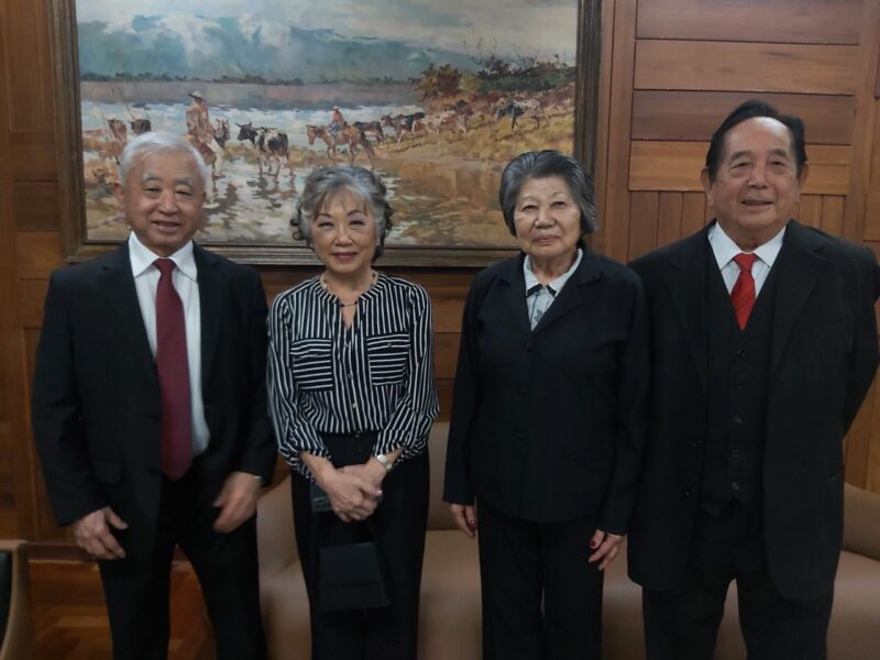 Antônio Iwao Takamoto, Tereza Takamoto, Haruko Guimna 
e Mário Guimna