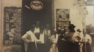 Bar e Restaurante Marabá : o terceiro da esquerda para a direita é o Tonin e, em seguida, ao seu lado Gino Belletato (foto: Acervo de família)