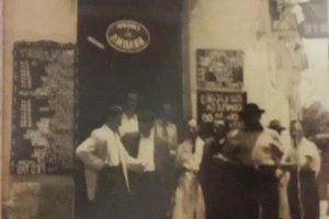 Bar e Restaurante Marabá : o terceiro da esquerda para a direita é o Tonin e, em seguida, ao seu lado Gino Belletato (foto: Acervo de família)